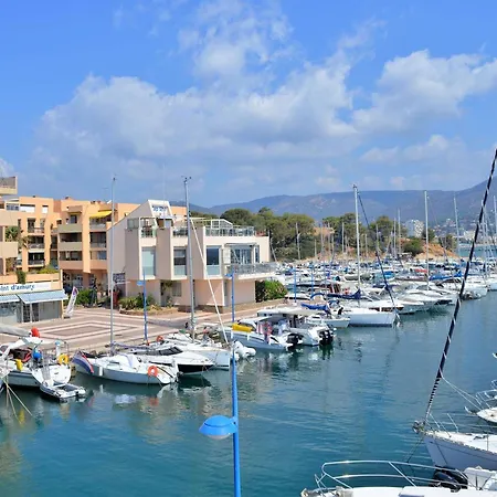 2p 4 Couchages Avec Balcon Et Garage - Proche Et Commerces - Fr-1-251-520 * Bormes-les-Mimosas
